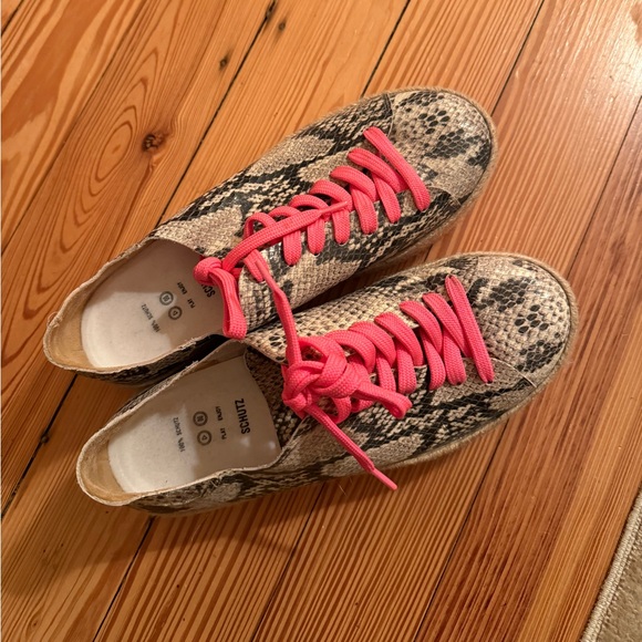 Schutz snake skin sneakers - Picture 2 of 3